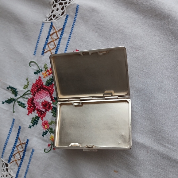 Vintage Ladies Silver Cigarette Case - Picture 3 of 4